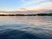 Family House On Highland Lake with Dock Hotel a Winchester