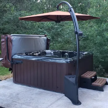 Cozy cabin on the bank of Bear Creek with a hot tub to relax in!