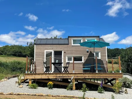 Tiny House La Samorienne, with private spa and sauna.