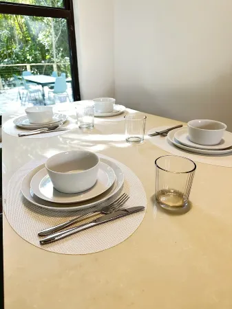 Coconut Grove Mid-Century Jungle Oasis Отели рядом с достопримечательностью «Кампонг, Нешнел Тропикал Ботаникал Гарден»