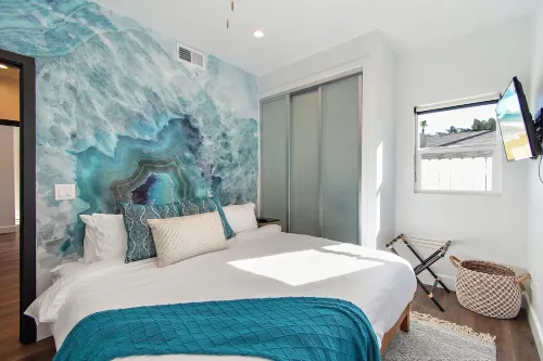 * Ocean view rooftop* Peloton* Modern & New