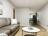 Cozy Corner / 2BR/1BA EVV Apartment
