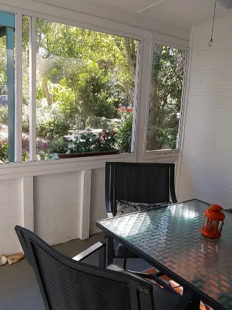 Uptown Classic Bungalow Walk to Castillo de San Marcos, Ripley's, Restaurants!!!