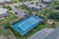 Charming 2 BR Condo - Convenient location - Close to beach - Community pool - WD