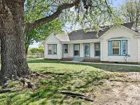 Home adjacent to Country Club, near Hospitals, Park, College and shopping. Hotel di Ada