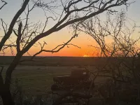 “SERENDIPITY” a boho inspired tiny home on wheels in country setting Hotel a Nolan County