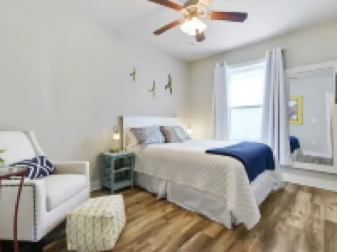 Luxury Beach Front Home!!! 長灘酒店