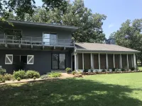 Private home with beautiful lake views. Hotels near Cypress Cove Marina & Cabins