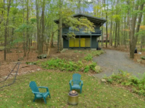 Stylish Cabin in Poconos Resort - Indoor/Outdoor Pools, Lakes, Kayaks, and more!