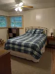Cozy cottage across the street from Pymatuning lake