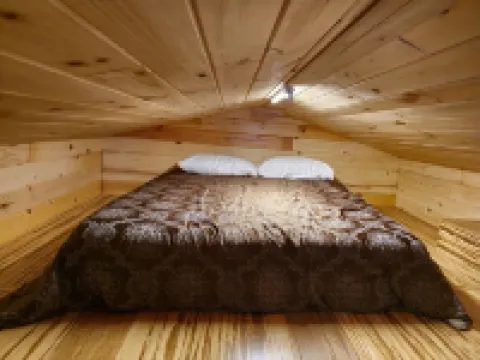 Quaint Cabin - 8 minutes from Ark Encounter!!Country setting, near town!!