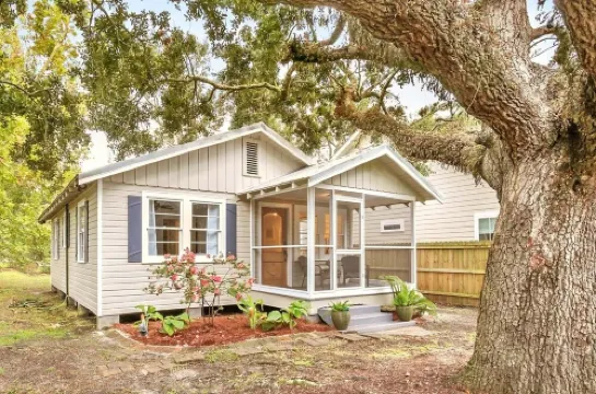 Cozy 2-bedroom cottage near Bay Saint Louis Harbor