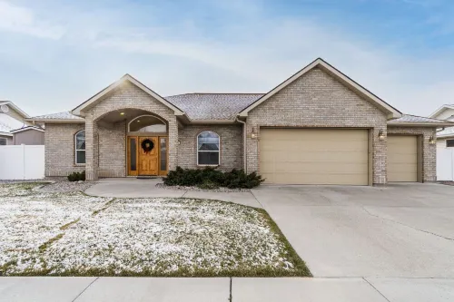 Spacious/King bed/bbq/Quality furnishings/Lg suite