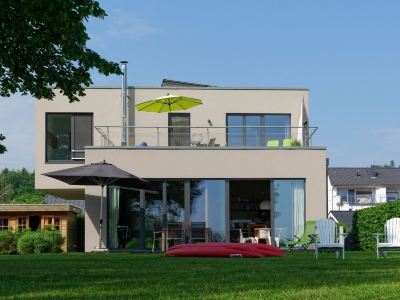 House on the Havelbogen directly on the water with canoe and jetty, terrace apartment