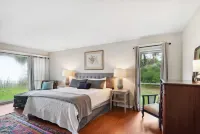 Waterfront “State of Mind” vintage home. Hotels near Kroger