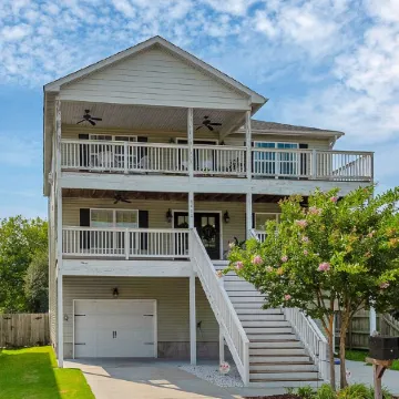 Pets Welcome! Large 4 Bed Beach View Privately Own/Operated