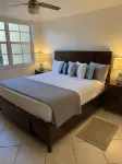 Modern Miami Yacht Club at Aventura  Beach Pool Golf Mall No Risk Cancellation