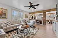 N Shore Bungalow-Close to St Joe, beaches, golf, wineries, 45 min to Notre Dame