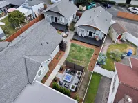 Petite Perfection, Bungalow in the heart of Puyallup. Hotels near Safeway