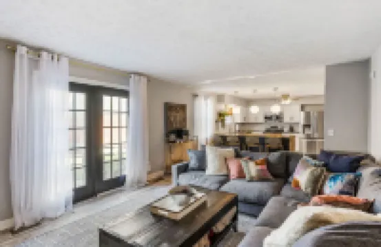 Modern home near highways, king beds, ping pong table Hotels in Fairfield