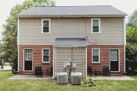 Convenient Home Only 4 Minutes From LU Hotels near KAY Jewelers