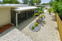 Sun-Soaked & Heated Pool Home - Minutes to Siesta Key - สระว่ายน้ำส่วนตัว