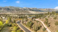 Cozy Estes Park Cabin w/ Stunning Mountain Views!