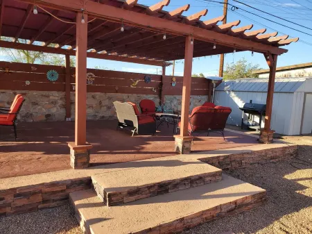 Spacious west el paso 19 minutes from Fort Blss & Airport sleeps 8, pet welcome