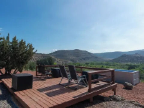 Stargazer Bungalow Near Sedona • Pool • Hot Tub • King Bed Hotels in Cornville