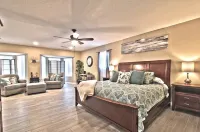 Remodeled 6 Bed, 5 bath on 15 acres!!! Owned and  Operated by a Premier Host! Eddy House附近的飯店