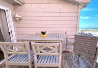 Ocean Beach House - Block of the beach!  Sleeps 10
