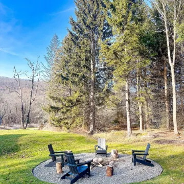 Cozy Family Cottage on Skytop Lodge Property