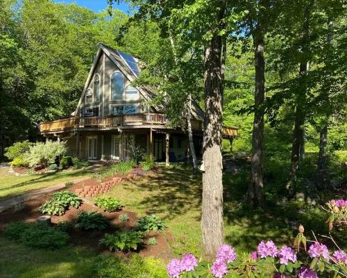 Perfect family retreat in the White Mts., Pool & Tennis Court, Dogs OK! Hotels in Madison