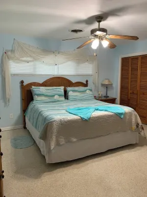 Enjoy Downtown Melbourne at the Nautical Nights, just minutes from the beach!