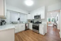 Spacious 5-bedroom house with movie room, game room and more!
