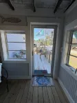 Super Cute coastal cottage! Close to Surf City NC and Topsail Island beaches!