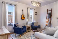 Lovely 2 BR apt, free parking, downtown Lewisburg Hotels in Union County