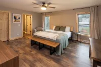 NEW Construction Lake House with Paddle Boards, Kayaks, Shuffleboard & More!