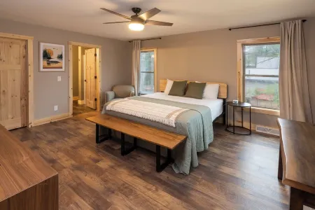 NEW Construction Lake House with Paddle Boards, Kayaks, Shuffleboard & More!