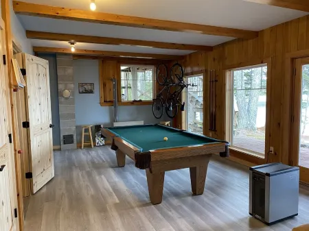 Fall Foliage Lodge Near Schoodic Scenic Byway & Acadia National Park w/ Kayaks