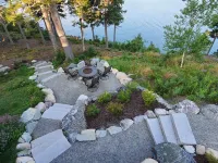 Sunset Cabin by the Sea: Log cabin w/ stunning ocean views. Unwind in paradise! - Hytter