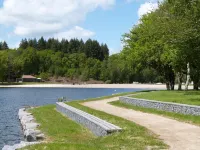 Chaleureuse Maison Neuve, 67m², Cosy, 2chambres, 1km Plage du Lac, 200m Bourg