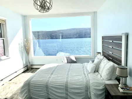 Cozy Cozy Cottage ~ Perfect Location On West Keuka Lake ~ Private Dock!
