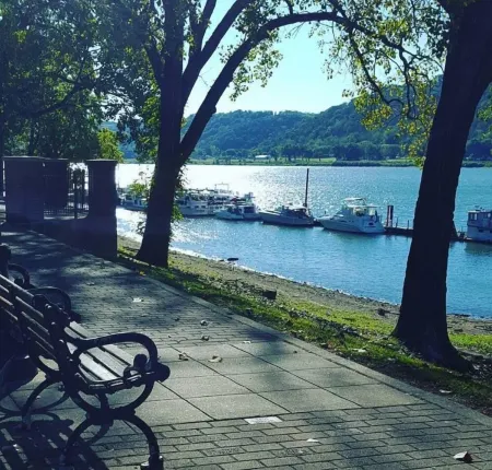 Livery Loft: our other BEST downtown location! Award winning! Come see why. Отели в г. Мэдисон