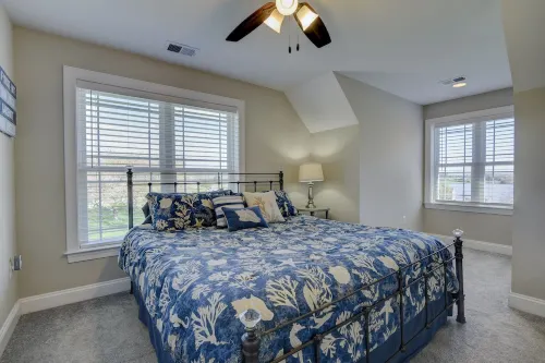 Dog friendly waterfront home restaurant boat rentals arcade putt putt ice cream