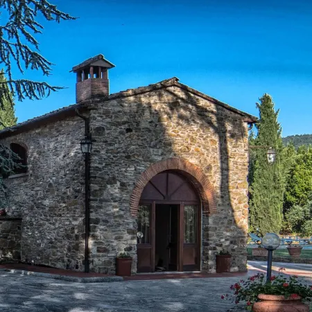 Rhythms and atmospheres of the past, the comforts of the present a stone's throw from the city
