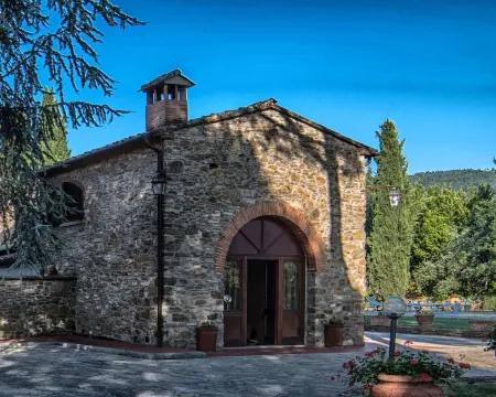 Rhythms and atmospheres of the past, the comforts of the present a stone's throw from the city