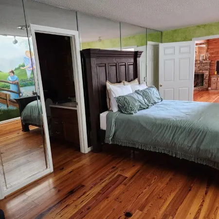 8. Beautiful secluded creek front lodge sleeps 19