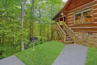 15 Min from PF/GAT.  Hot Tub Hotels near Elkmont Ghost Town