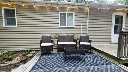 Updated Higgins Cottage w/ AC - Walking Distance to Higgins & Boat Parking